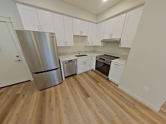 4th image of 357 W Broadway Aly #357-3