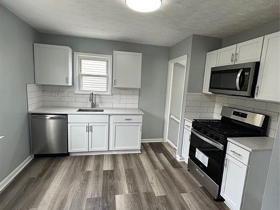 5th image of 7417 Glencoe Ave