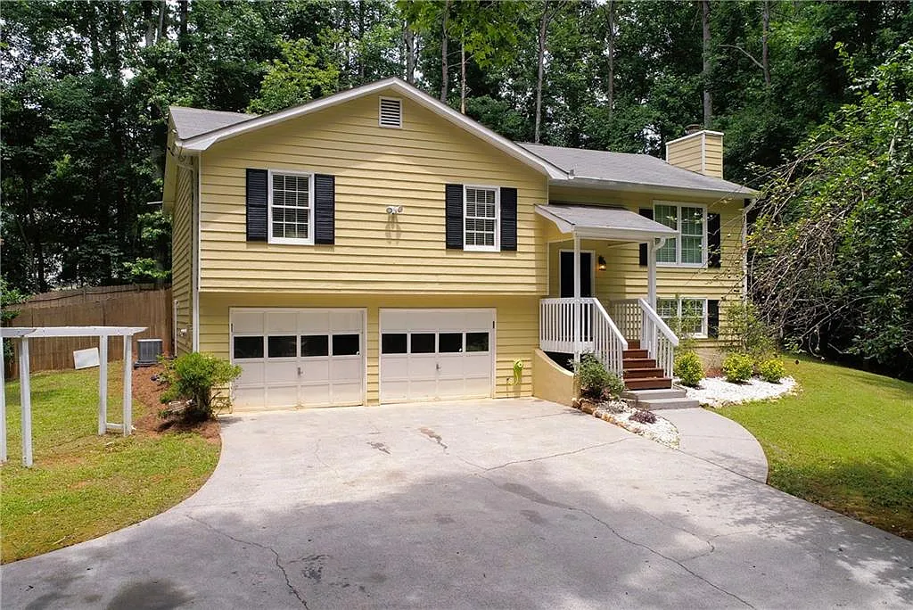 4 bed, 2.0 bath, 1333 sqft, $1,750 — Photo 1