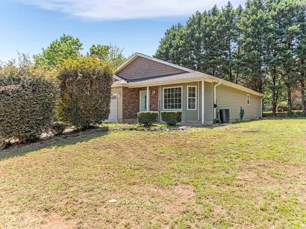 400 Panther Ct, Greer, SC 29651
