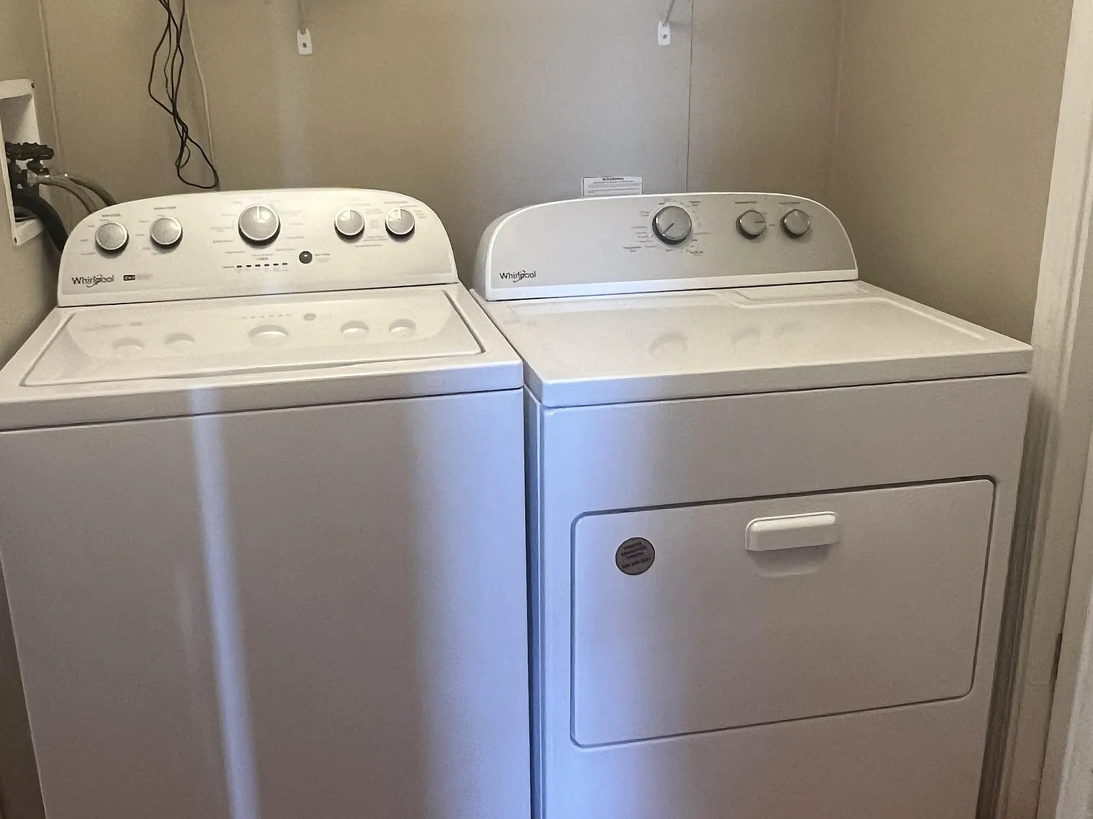 3 bed, 1.0 bath, 800 sqft, $849 — Photo 4