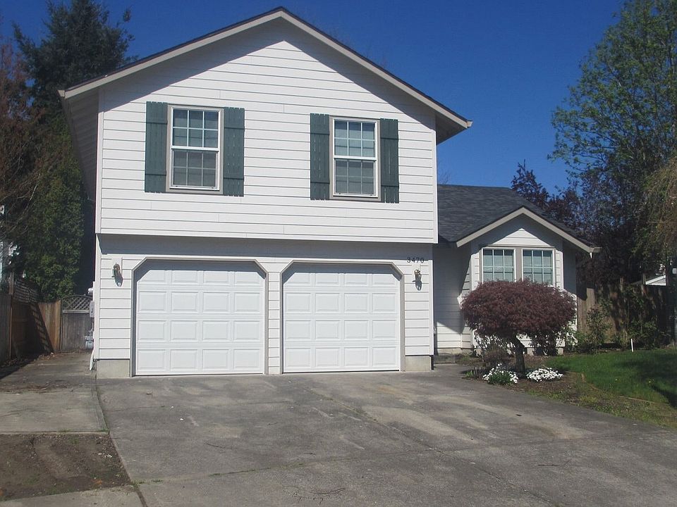2nd image of 3470 SE Blake Pl