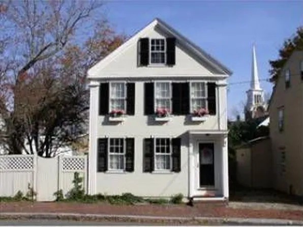 16 Washington St, Newburyport, MA 01950