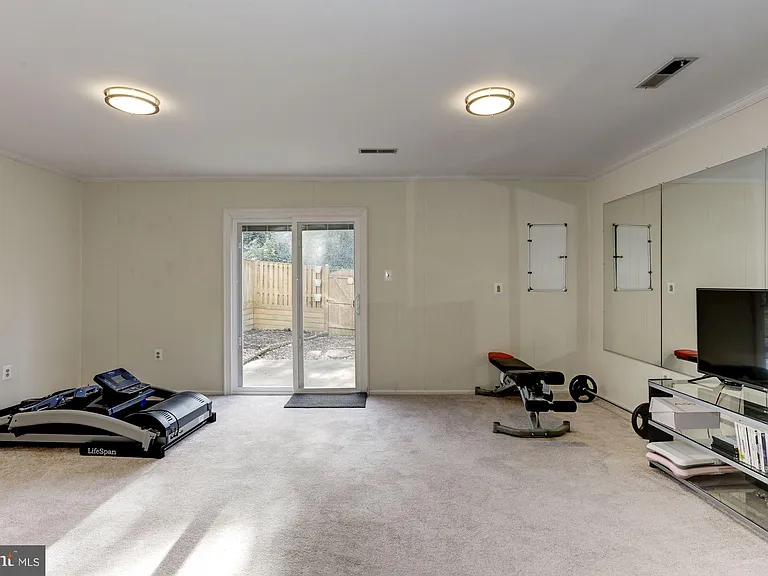 6069 Crown Royal Cir — Photo 24