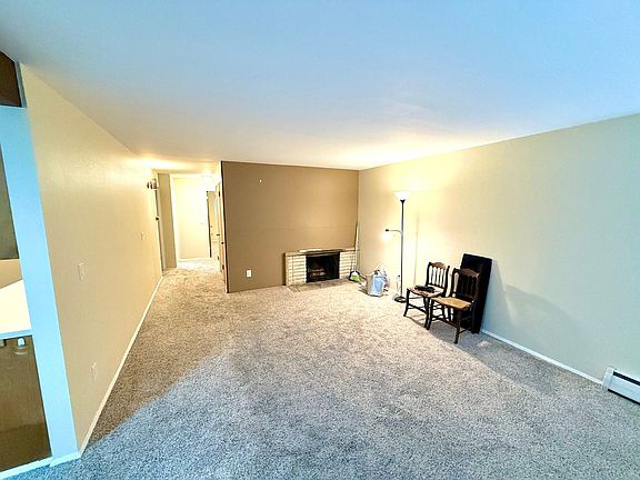 4th image of 2334 W Plymouth St APT 1