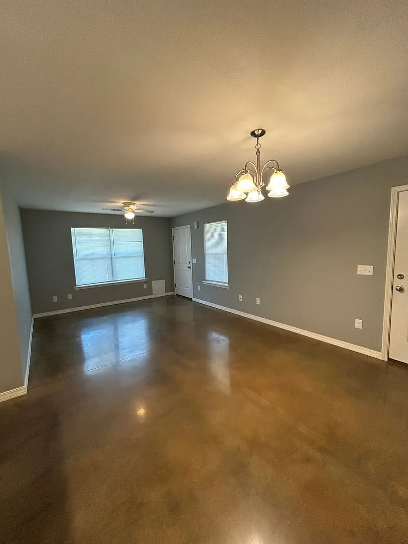 103 Sequoya Dr. A & B — Photo 3