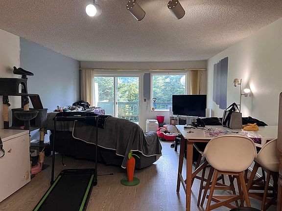 5th image of 2757 John St