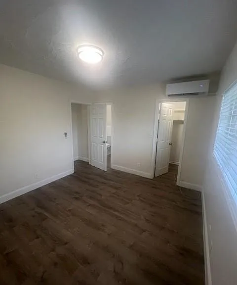 840 NE 17th Ter #9 — Photo 8
