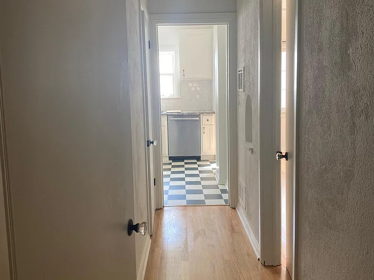 1616 3/4 Silver Lake Blvd #2 — Photo 2