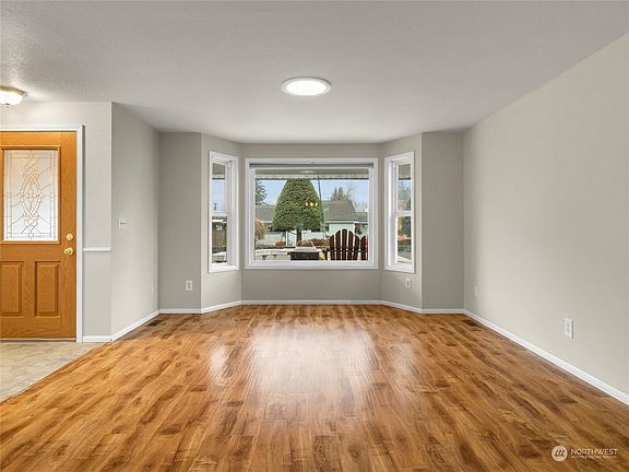5th image of 5520 61st Avenue SE