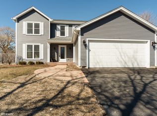 705 Cypress Bridge Rd, Lake Zurich, IL 60047