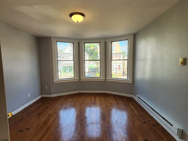 961 Grove St #2RE — Photo 4