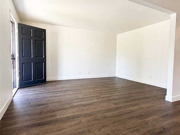 4th image of 11151 Duncan Ave