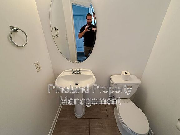 5th image of 153 Newport Ct