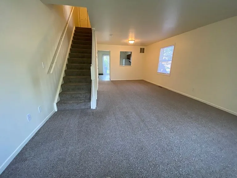 State Place Apartment Homes — Photo 108