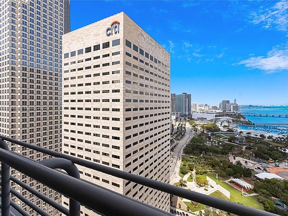 3rd image of 325 Biscayne Blvd #3920
