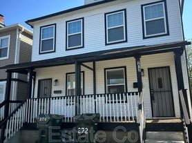 270-272 S Yale Ave