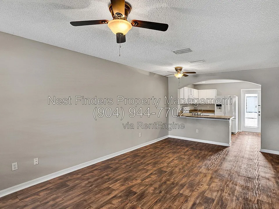 336 Redwood Ln