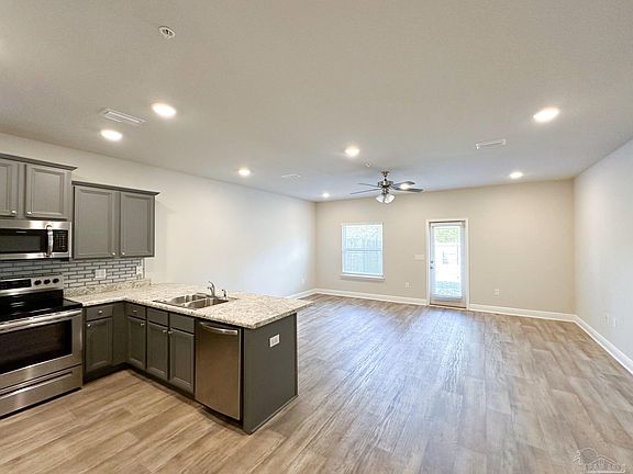 5th image of 6041 Royal Port Ct
