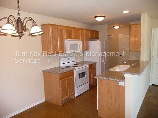 3rd image of 3104 Francis Dr