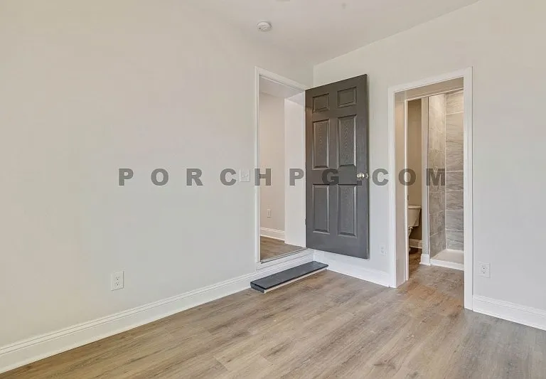 49 E 16th St SW #B — Photo 13