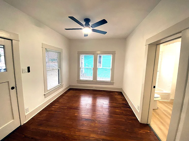 830 Texas Ave — Photo 11
