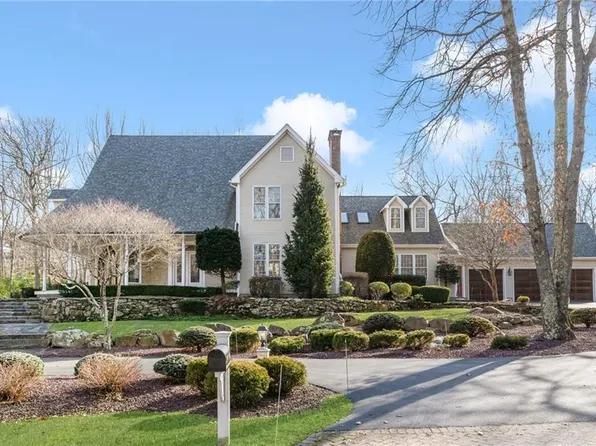 2 Tipping Rock Dr, East Greenwich, RI 02818