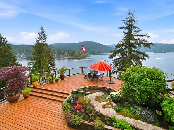 1584 Look Out Point, North Vancouver, BC V7G 1X9