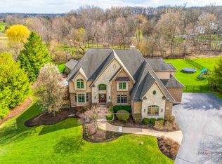 37W209 Deer Pond Ct, St Charles, IL 60175