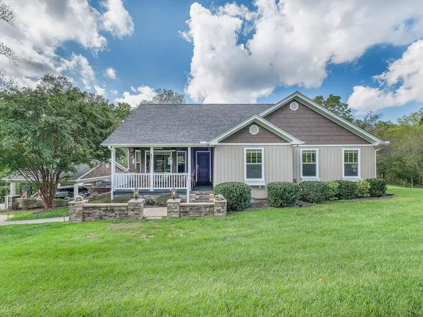 6700 Flaming Arrow Dr, Boones Mill, VA 24065