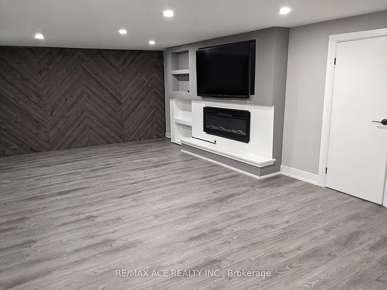 18 Mackinac Cres #BASEMENT — Photo 4