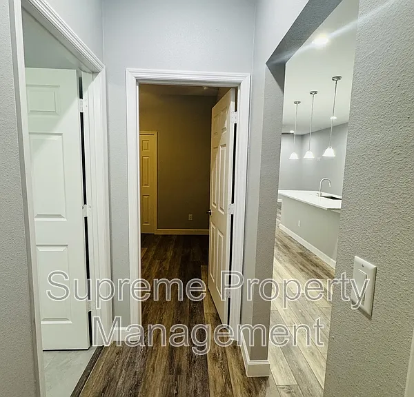 2604 N 29th St — Photo 8