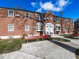 25321 61st Ave, Little Neck, NY 11362