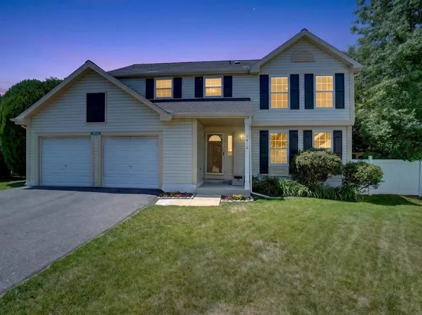 7912 Pepperbox Ln, Pasadena, MD 21122