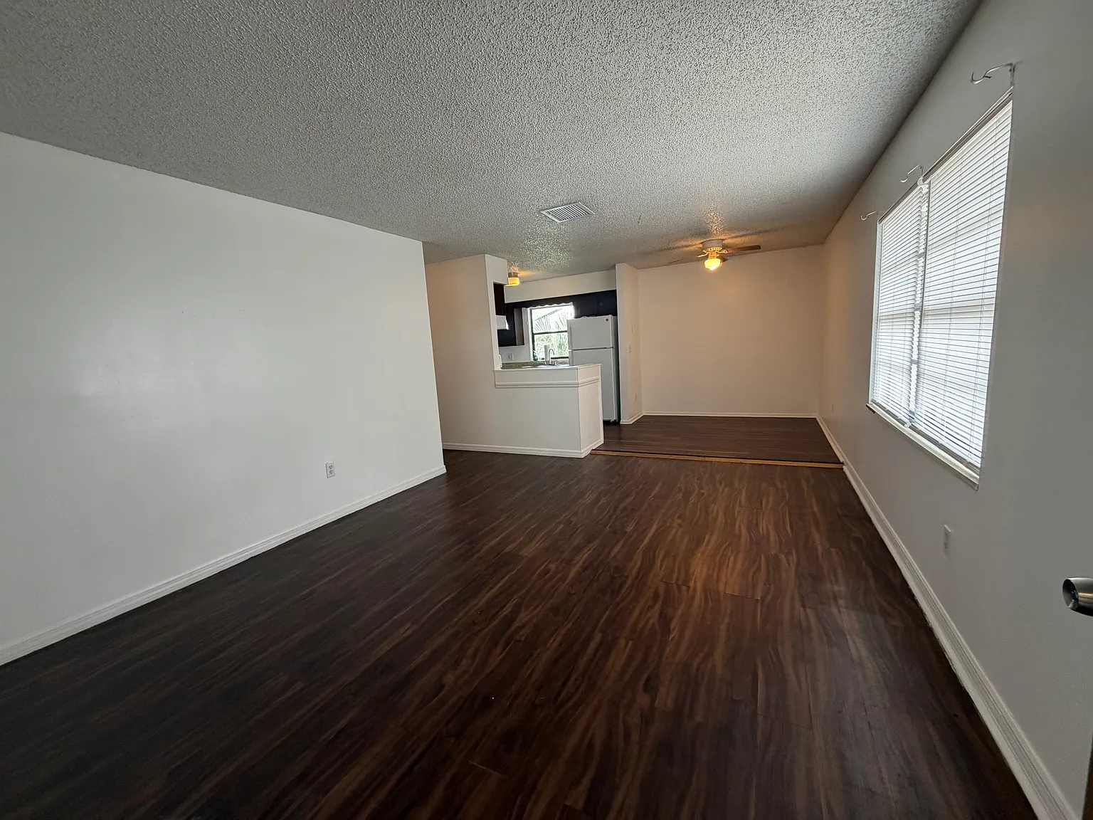 2 bed, 1021 sqft, $1,450 — Photo 3