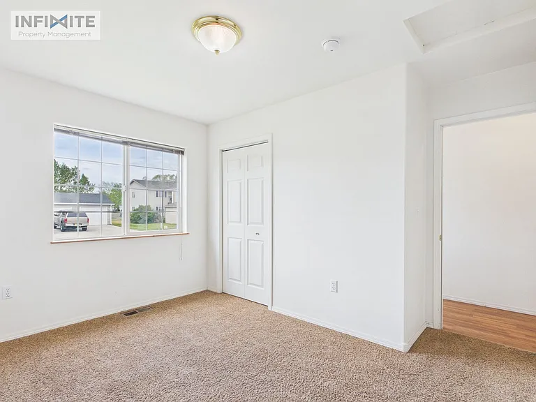 810 Mantle Dr #B — Photo 13