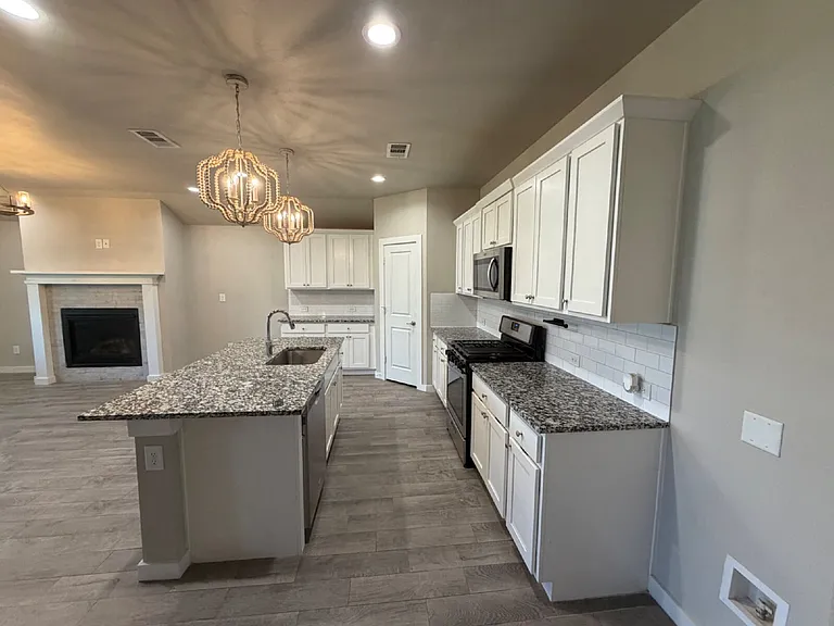 328 Ranger St — Photo 5