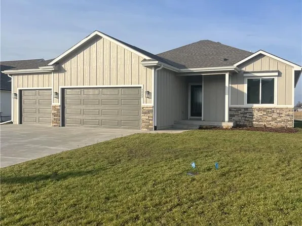 1227 Alexander Ct, Ottawa, KS 66067