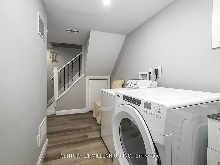 67 Coxworth Cres — Photo 4