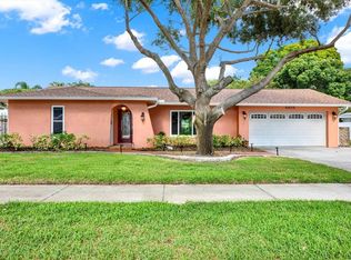 8805 Kenwood Rd, Seminole, FL 33777