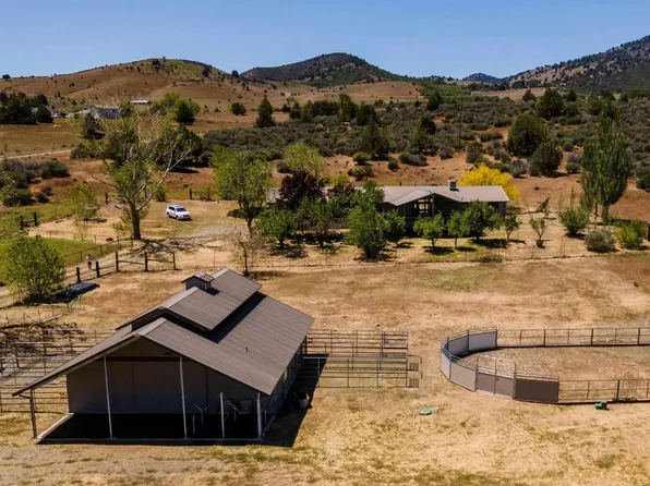 6715 Crossland Ln, Montague, CA 96064