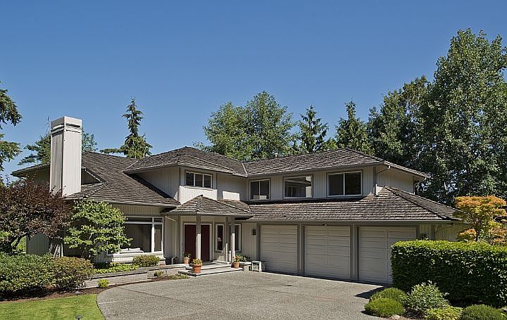 1st image of 909 82nd Ave NE
