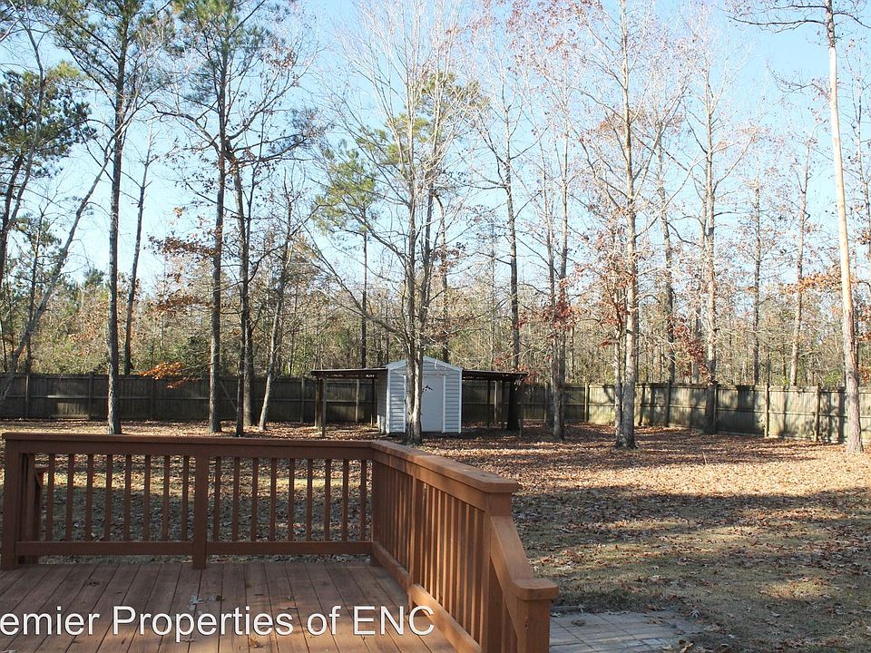2nd image of 140 Live Oak Dr