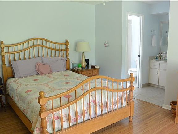 5th image of 117 Crestview Ter