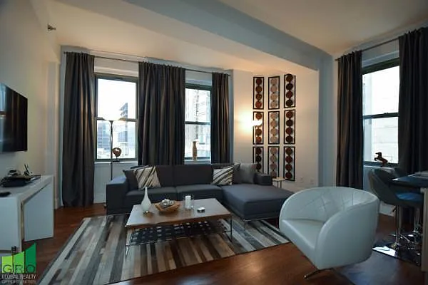 Rented by Global Realty Opportunities | media 12