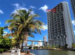 690 SW 1st Ct #PHI10, Miami, FL 33130