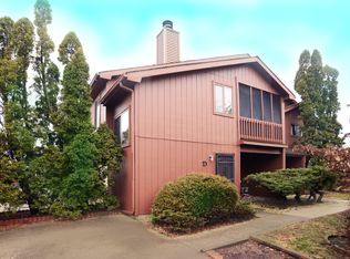110 Burwash Ave APT D, Savoy, IL 61874