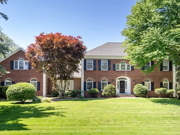 34 Solomon Pierce Rd, Lexington, MA 02420