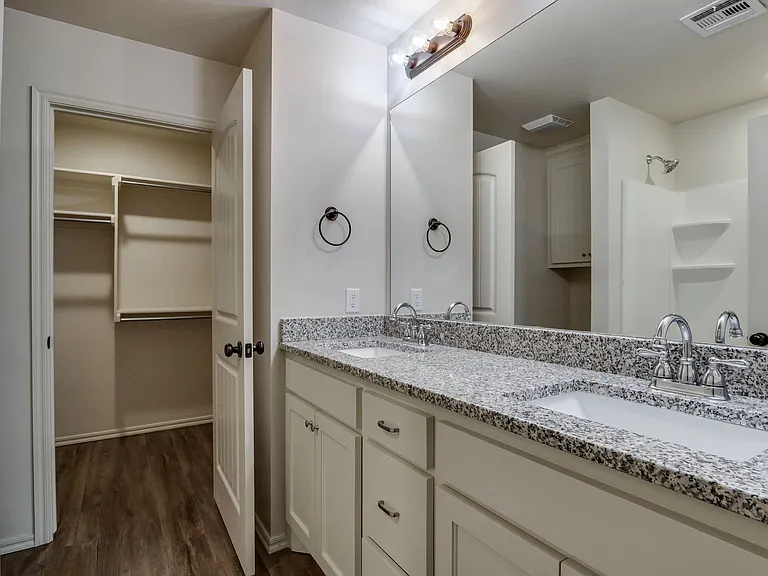 412 Chalk Hill Ct — Photo 37