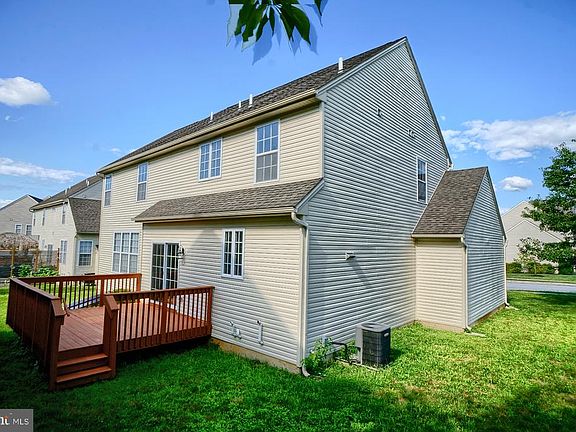 3rd image of 1604 Albermarle Ct